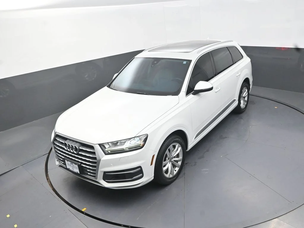 Used 2019  Audi 55 Premium image 16