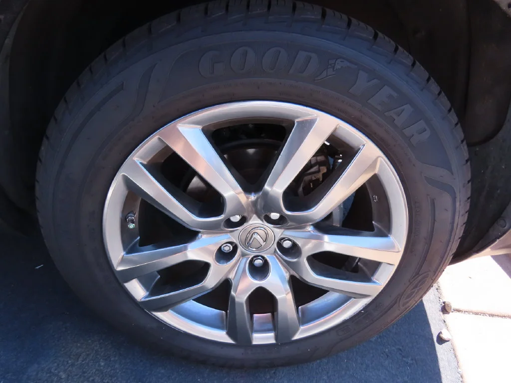 Used 2015 Gray Lexus 300h image 16