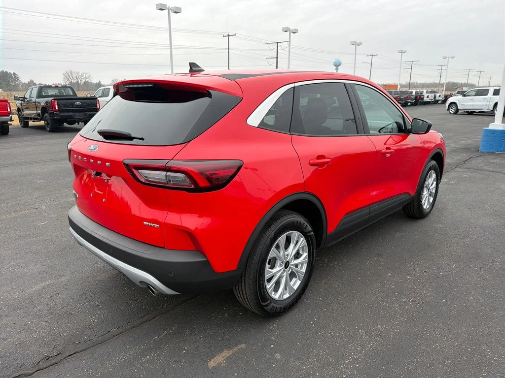 Used 2024 Red Ford Active image 5