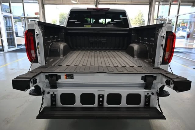 2026 GMC Sierra 1500 Denali - Photo 9