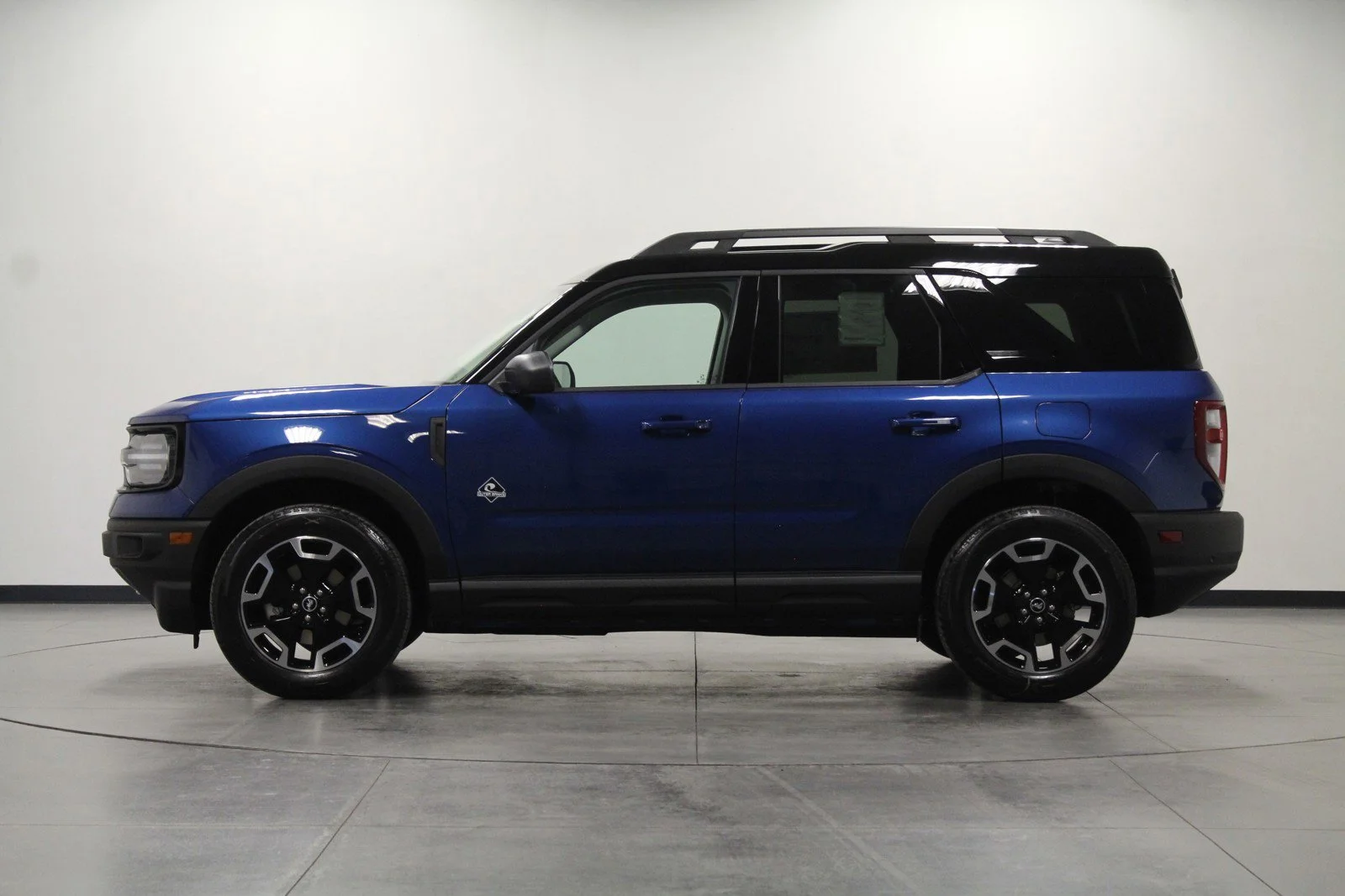 Used 2024 Atlas Blue Metallic Ford Outer Banks image 7