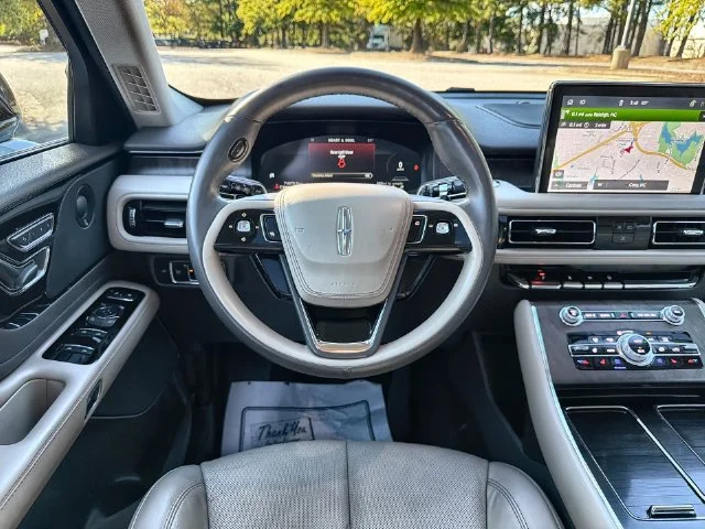 Used 2022 White Lincoln Reserve image 14