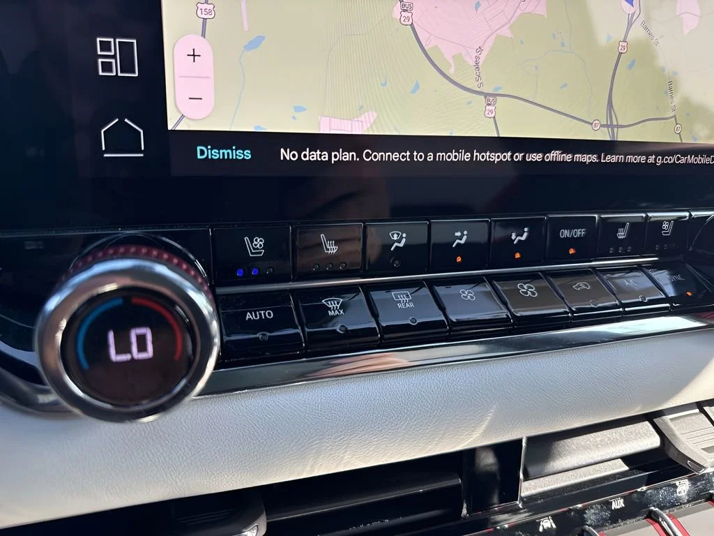 Used 2023 Sterling Metallic GMC AT4X image 24