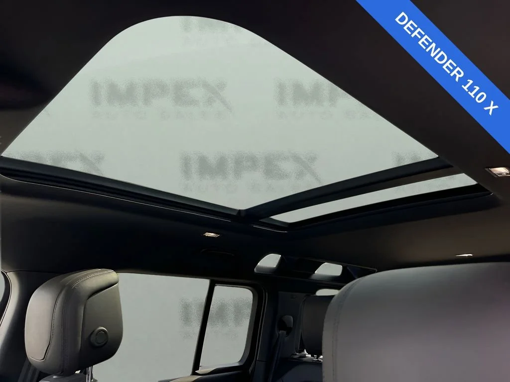 Used 2024  Land Rover X image 14