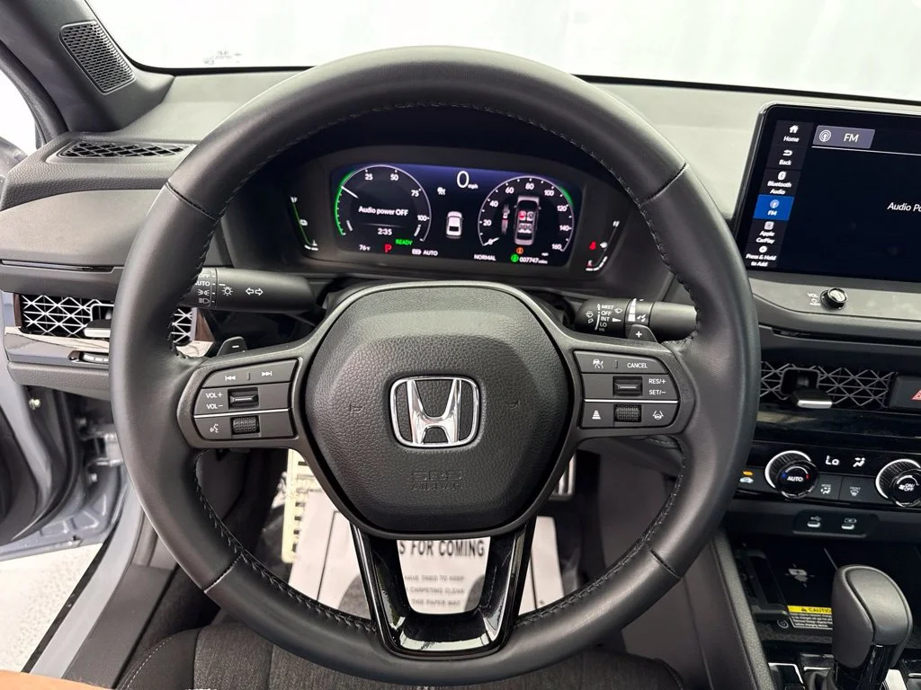 Used 2025  Honda Sport image 27