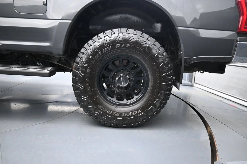 Used 2019 Gray Ford XLT image 17