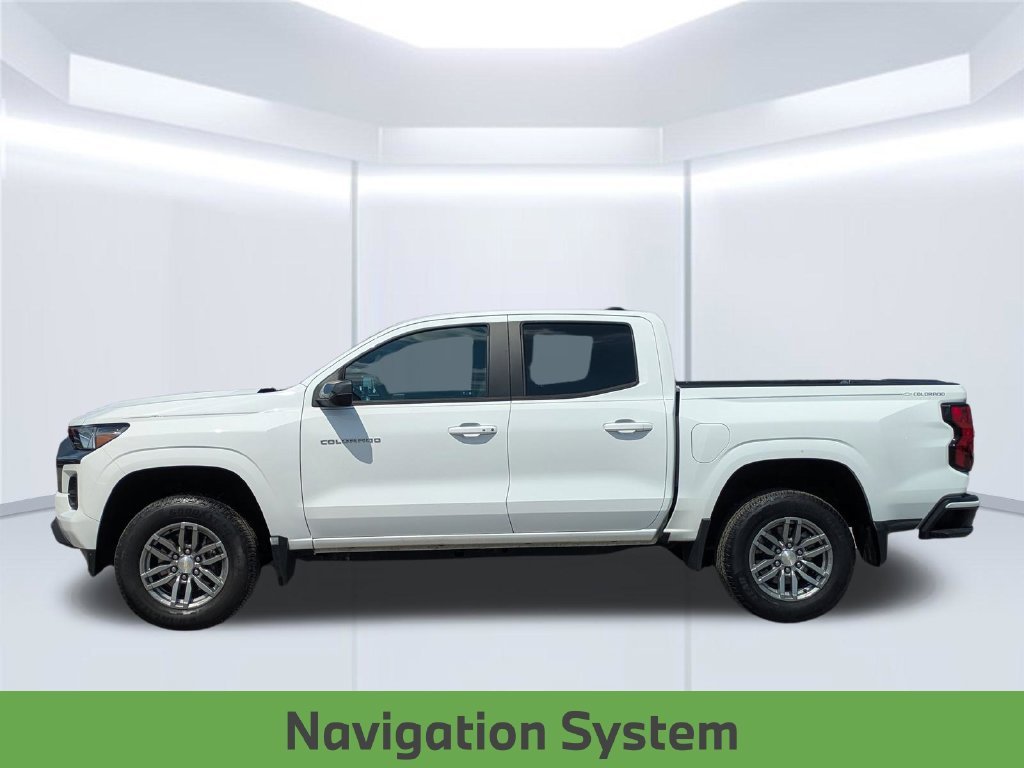 Used 2024 White Chevrolet LT image 2