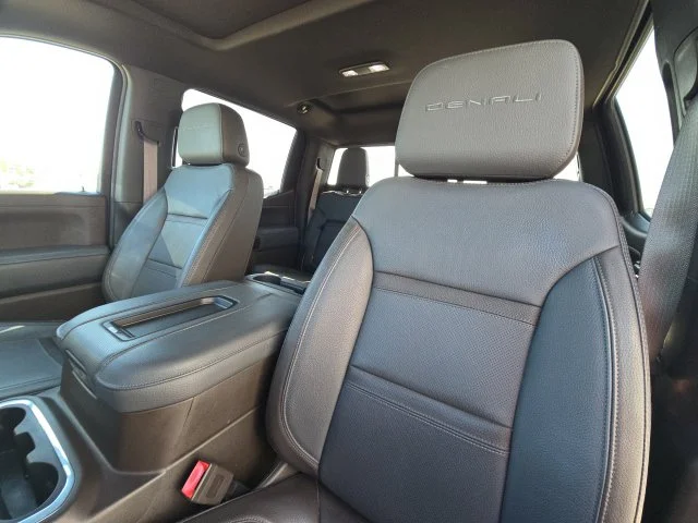 Used 2022 Blue GMC Denali image 30