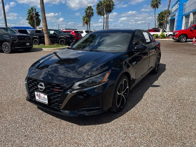 Used 2024  Nissan 2.5 SR image 4