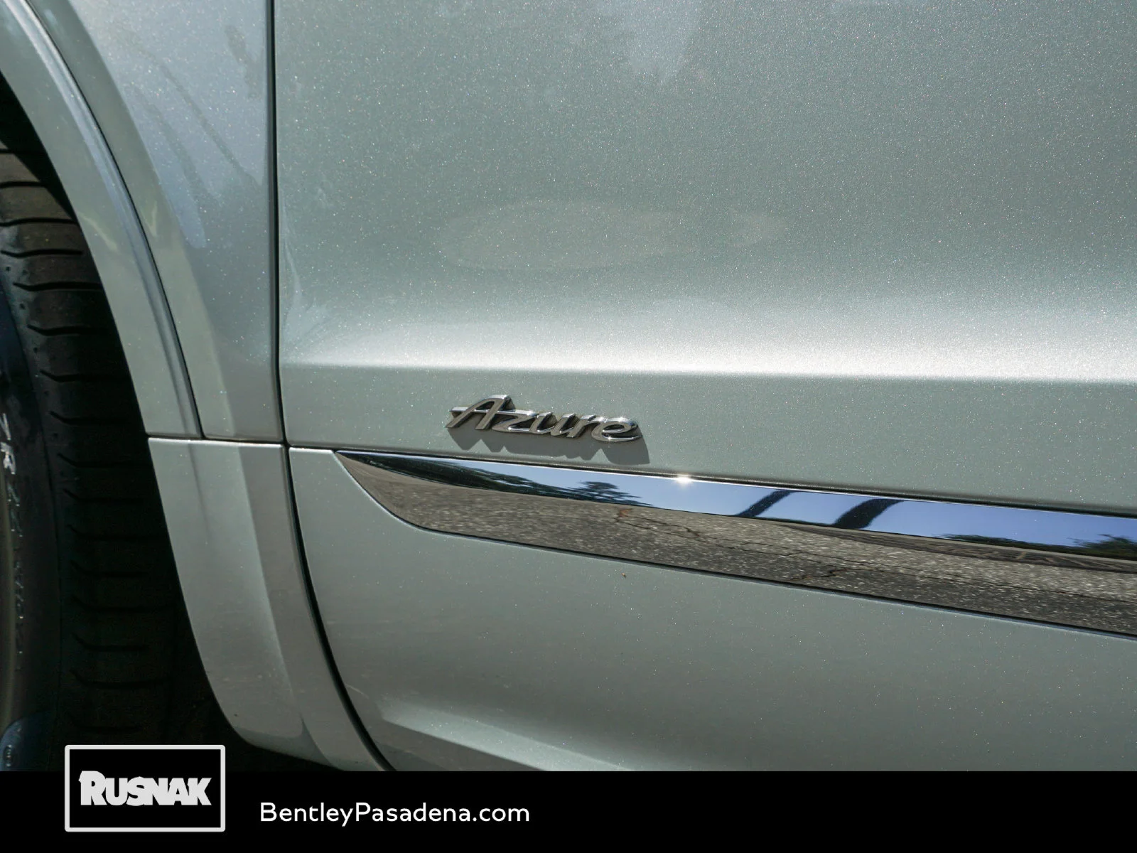 Certified Used 2023 Breeze by Mulliner Bentley Azure image 30
