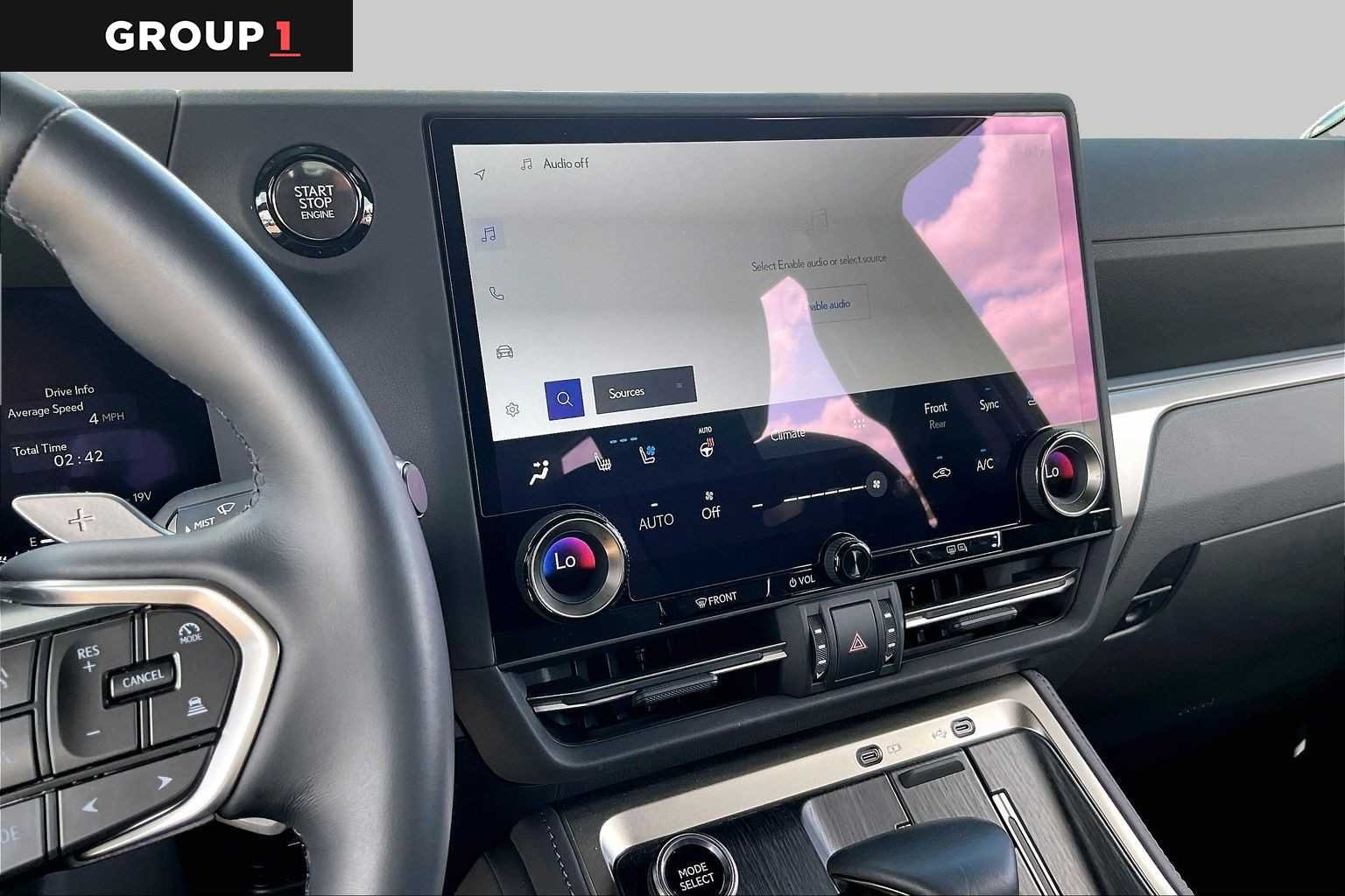 Used 2025 Nori Green Pearl Lexus Premium image 6