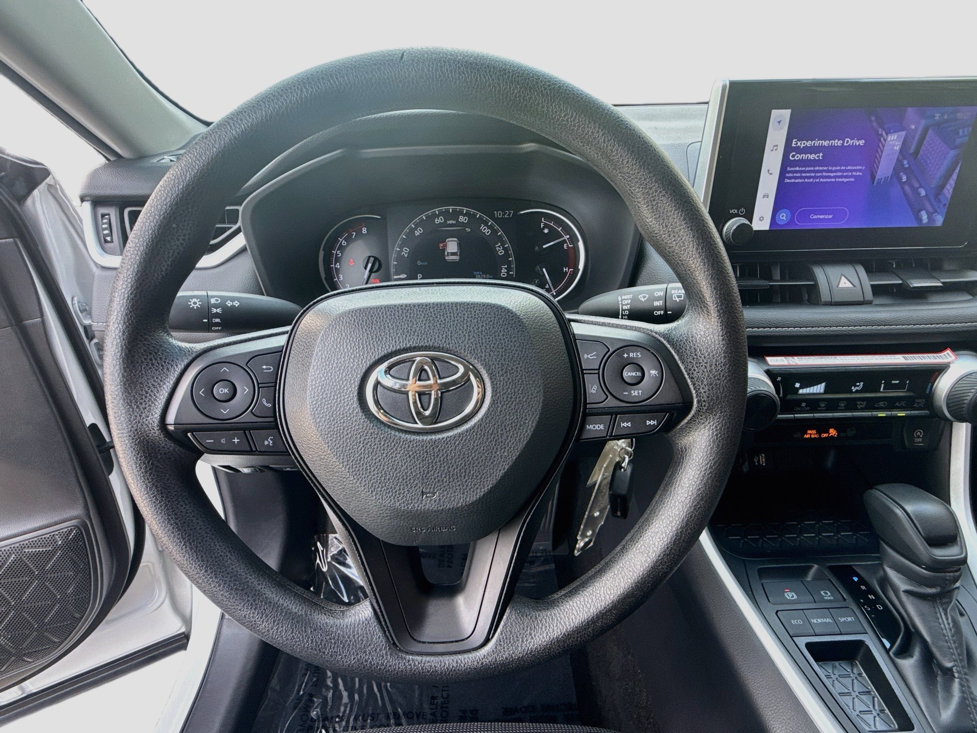 Used 2025 Ice Toyota LE image 8