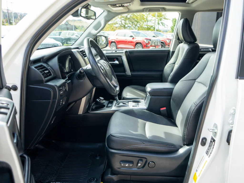 Used 2020 White Toyota SR5 Premium image 11