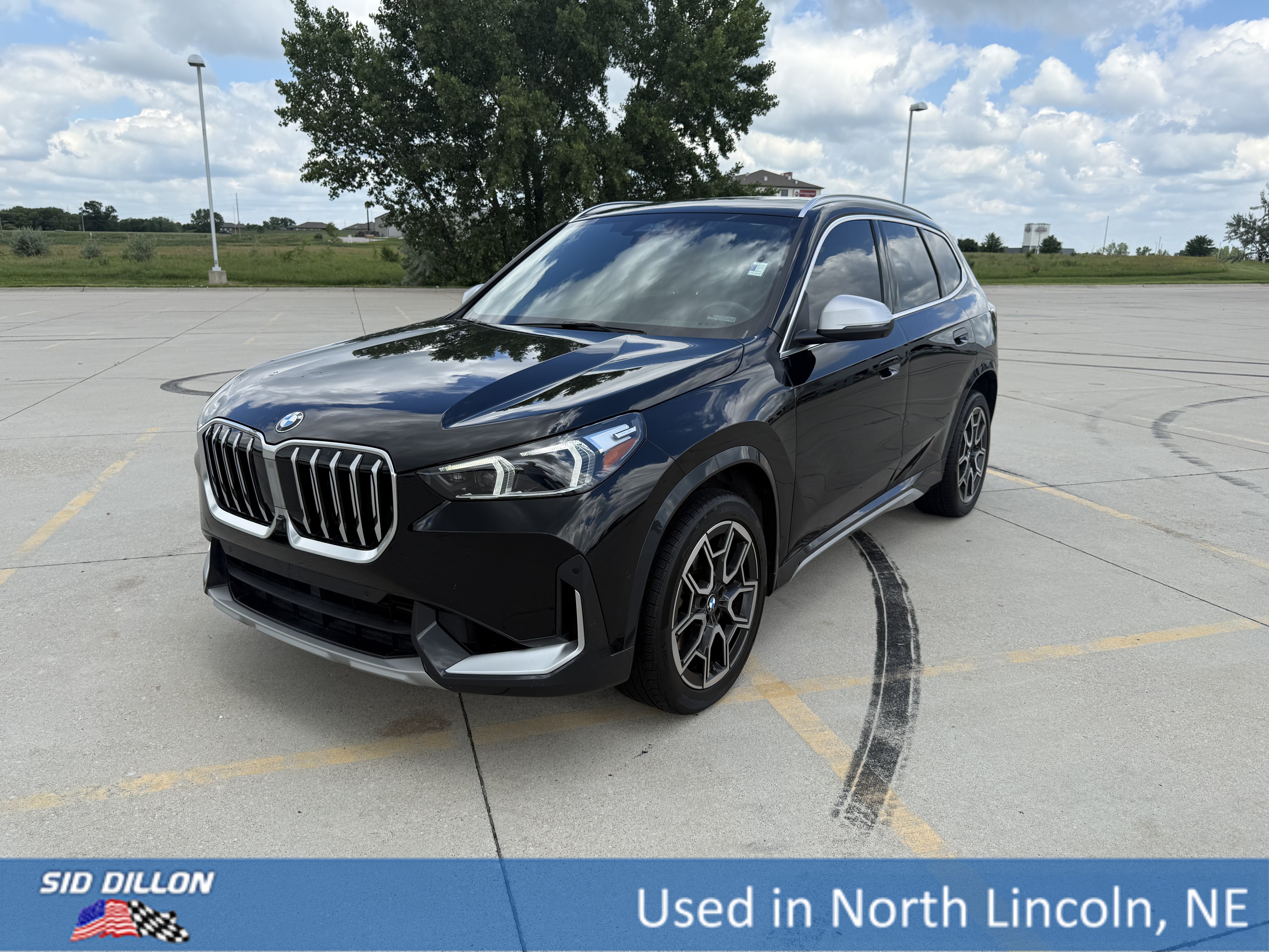 Used 2024 Jet Black BMW xDrive28i image 1