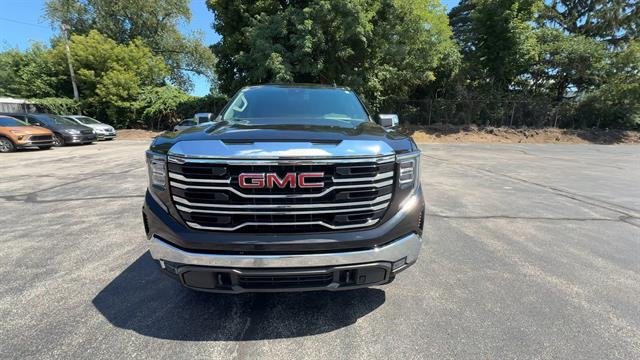Used 2026 Onyx Black GMC SLT image 3