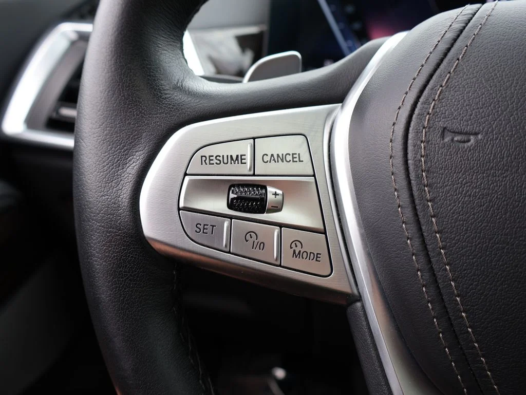 Used 2025 Black BMW xDrive40i image 28