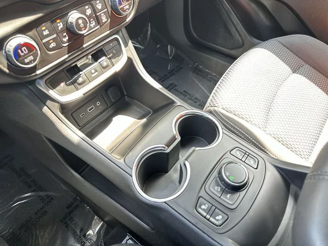 Used 2023 Black GMC SLE image 22