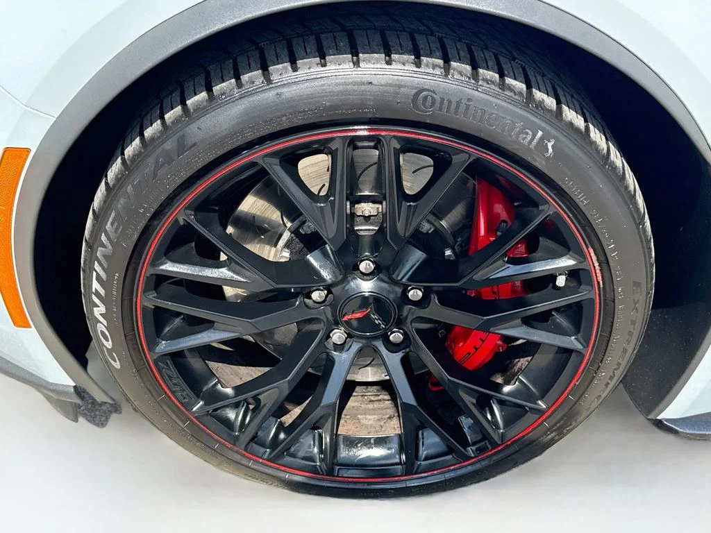 Used 2019 White Chevrolet Z06 image 38
