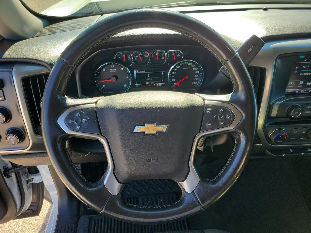 Used 2018 SUMMIT WHITE Chevrolet LT image 22