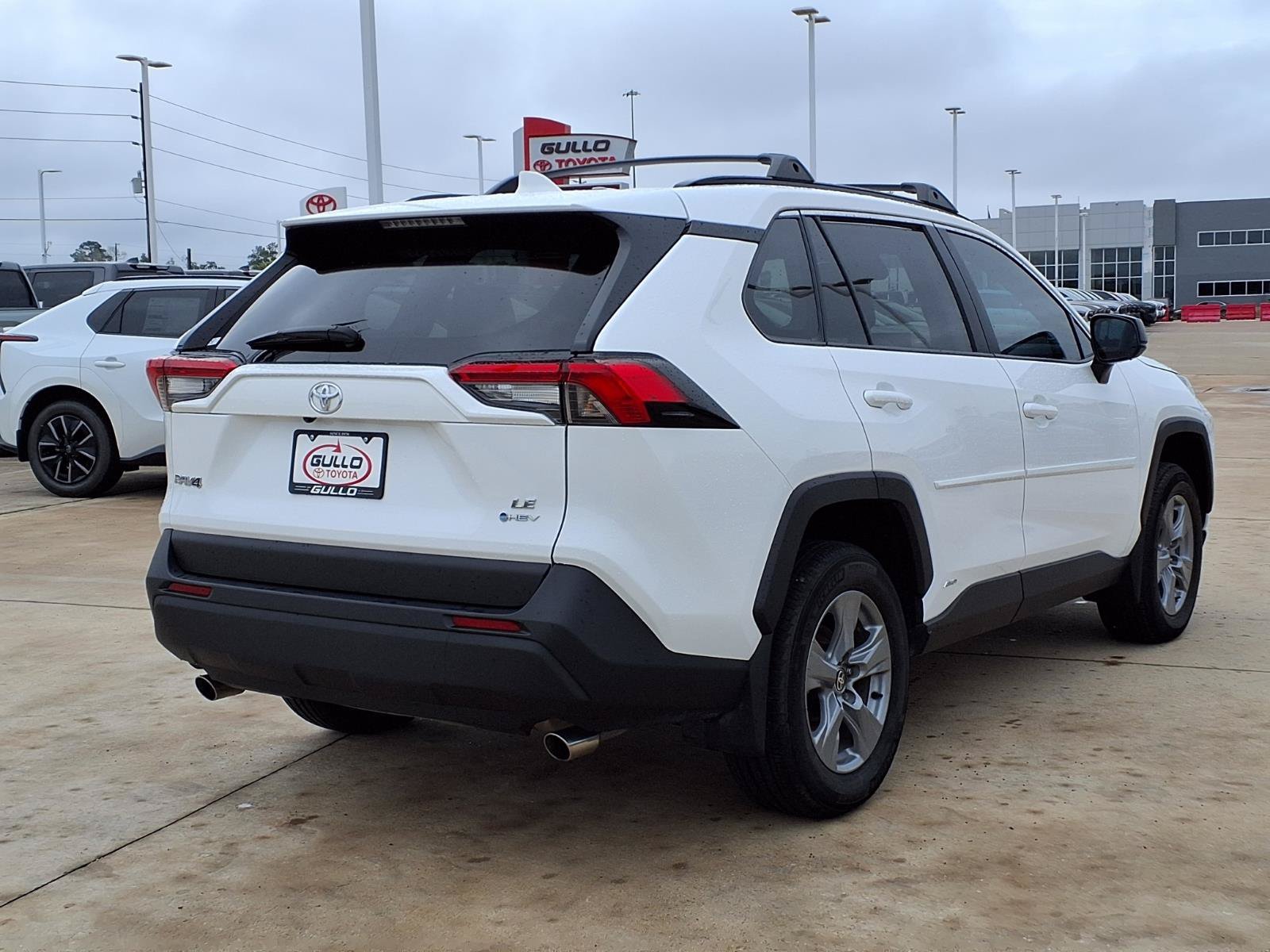 Certified Used 2025 Ice Toyota LE image 6
