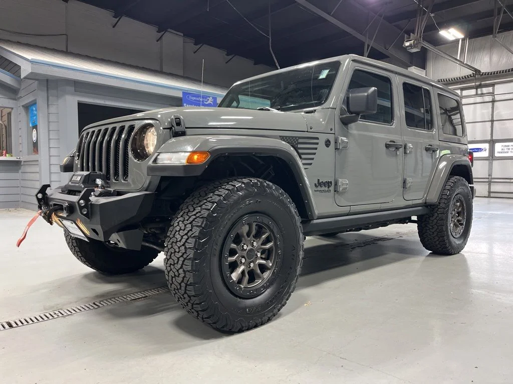 Used 2022 Gray Clearcoat Jeep Unlimited Sahara Altitude image 3
