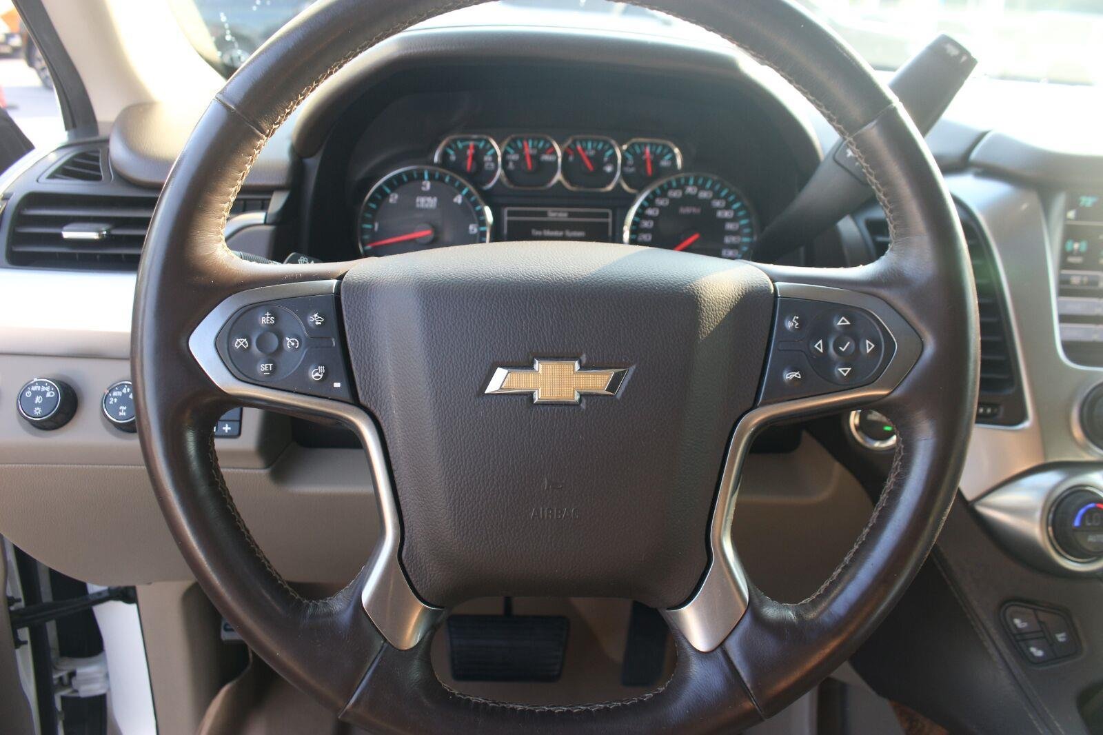 Used 2016 IRIDESCENT PEARL TRICOAT Chevrolet LTZ image 20