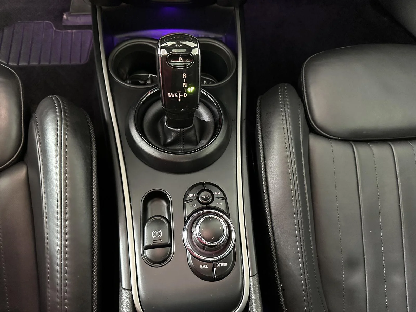 Used 2024 Melting Silver III Metallic MINI Cooper S image 23