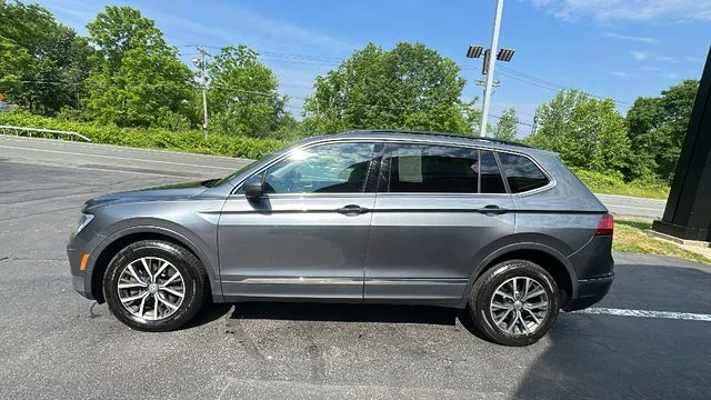 Used 2018 Gray Volkswagen 2.0T SE image 8