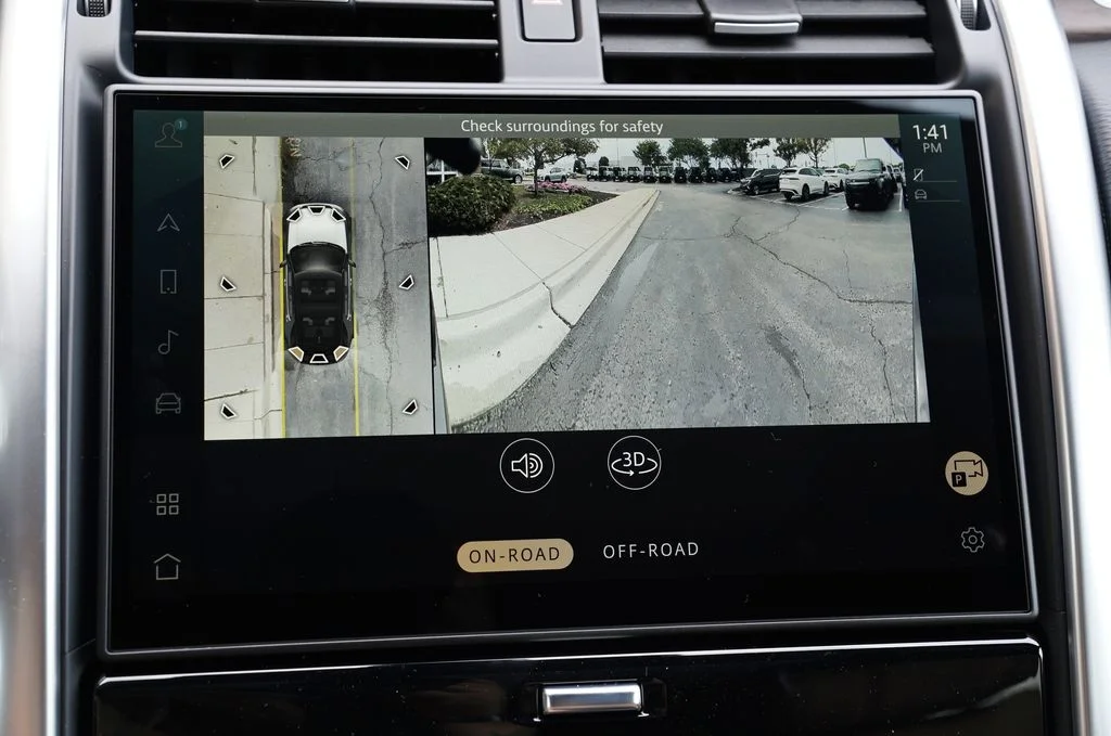 New 2026 Santorini Black Land Rover Dynamic SE image 23