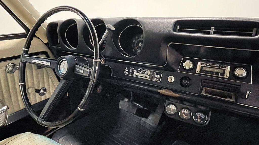 Used 1968  Oldsmobile Supreme image 48