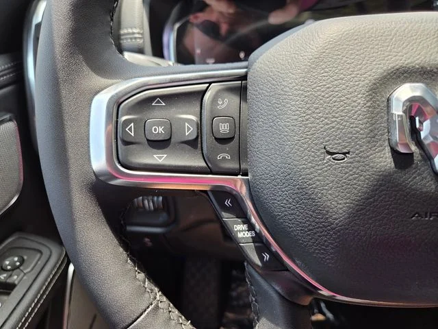 New 2026 Molten Red Pearl-Coat Exterior Paint RAM Laramie image 24