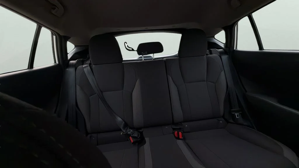 Used 2024 White Subaru Base image 16