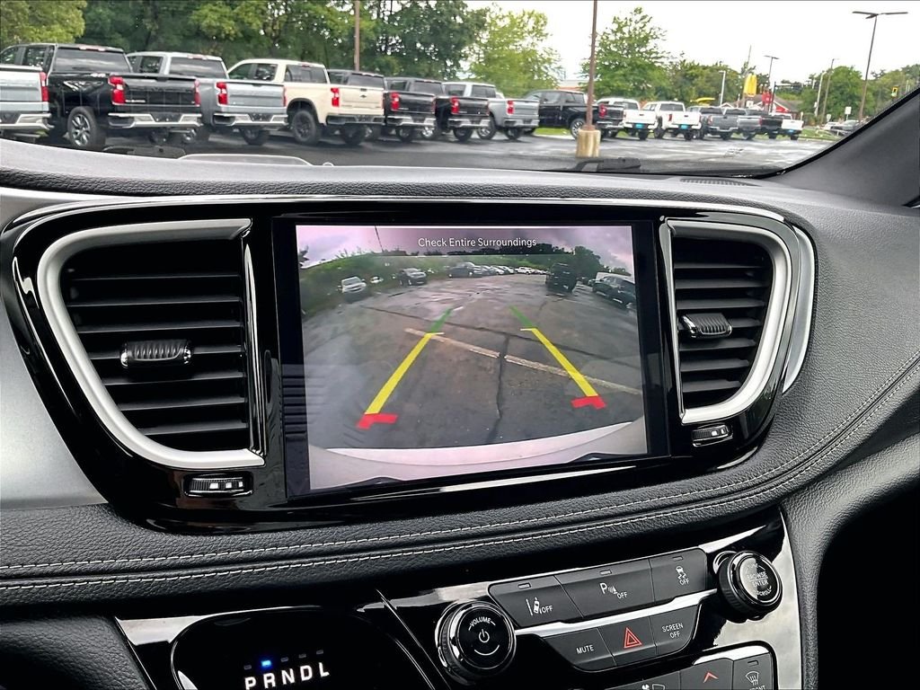 Used 2021 White Chrysler Touring image 19
