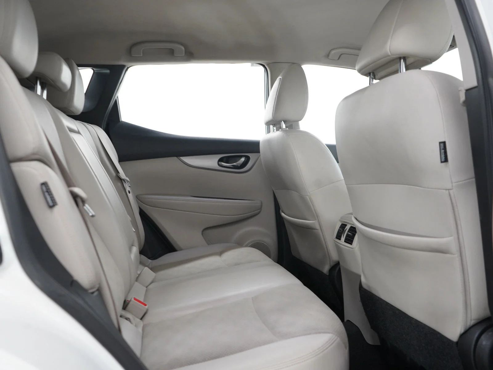 Used 2020 Pearl White Tricoat Nissan SV image 12