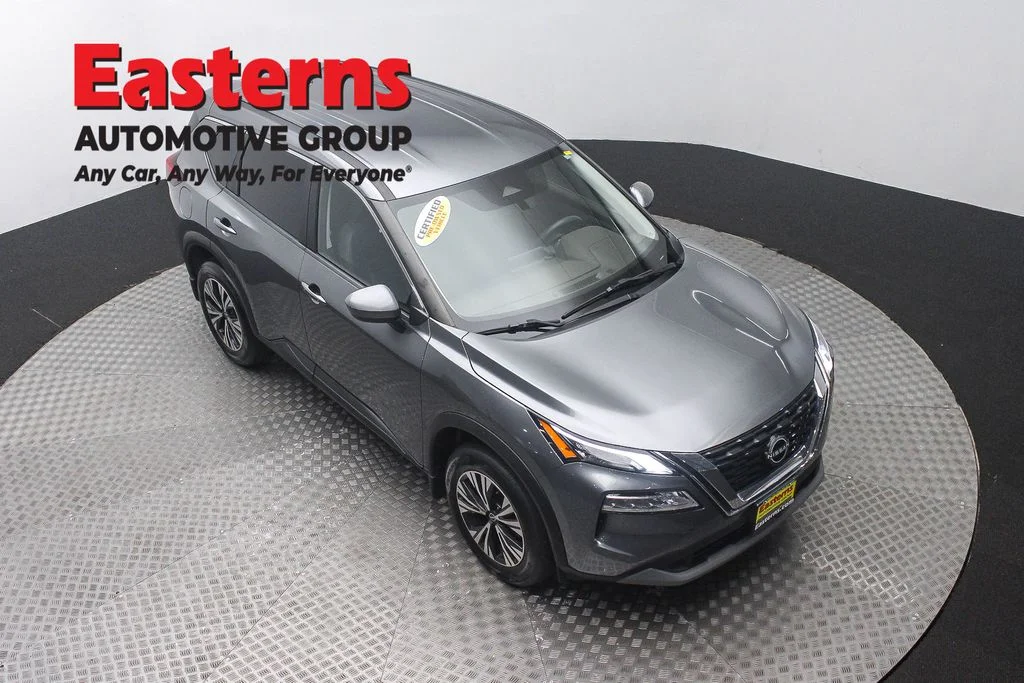 Used 2023 Gray Nissan SV image 3