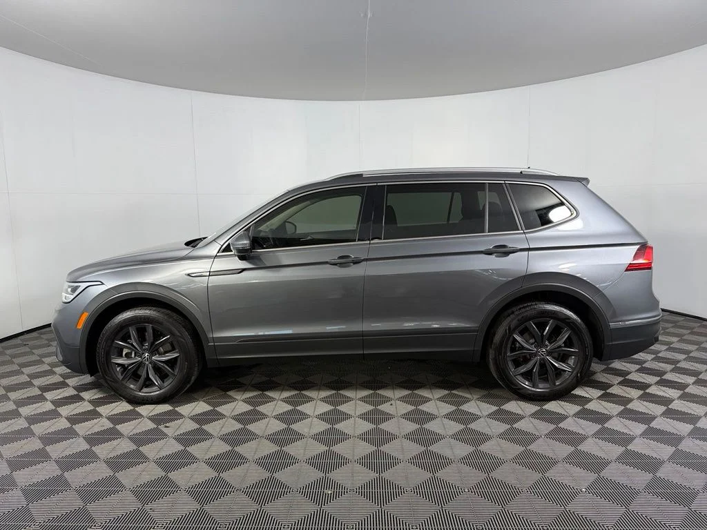 Used 2024 Gray Volkswagen 2.0T SE image 10