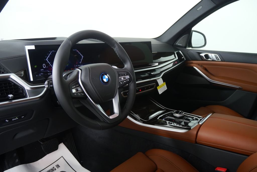 New 2026 Dravit Grey Metallic BMW xDrive50e image 12