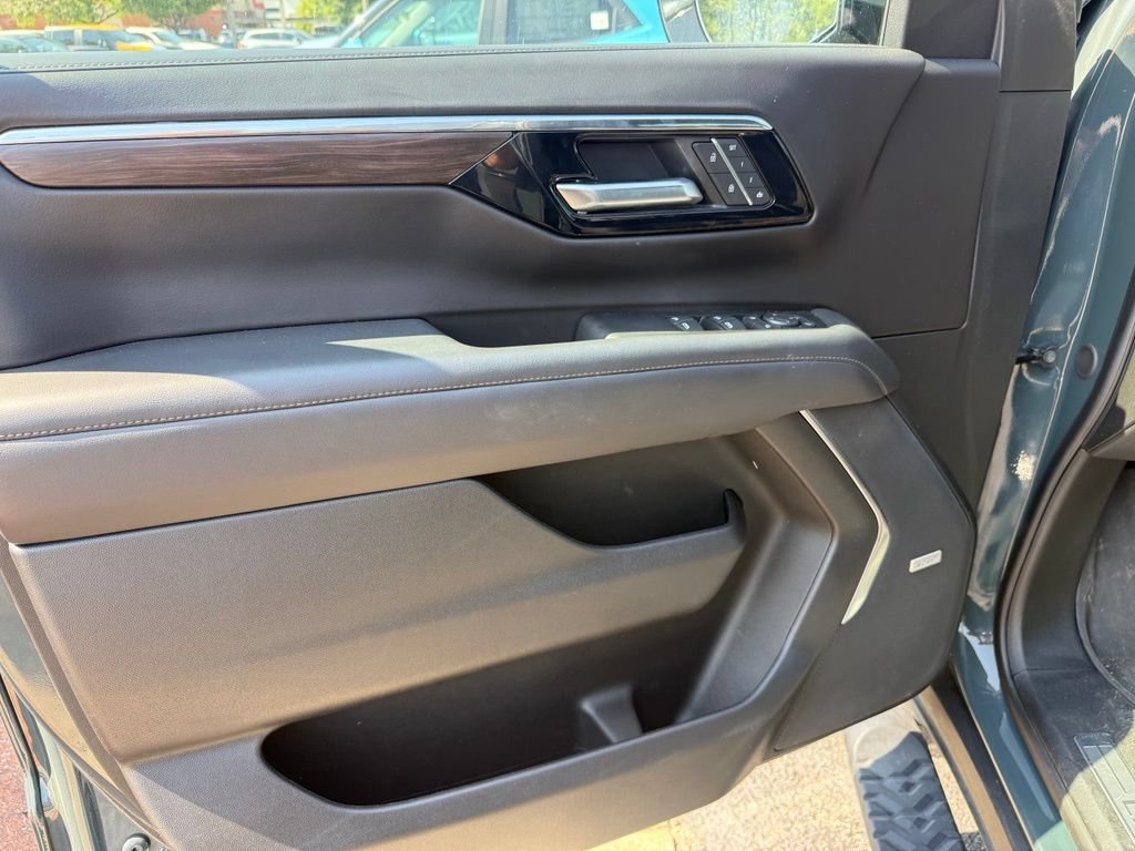 Used 2025 Cypress Gray Chevrolet Z71 image 6