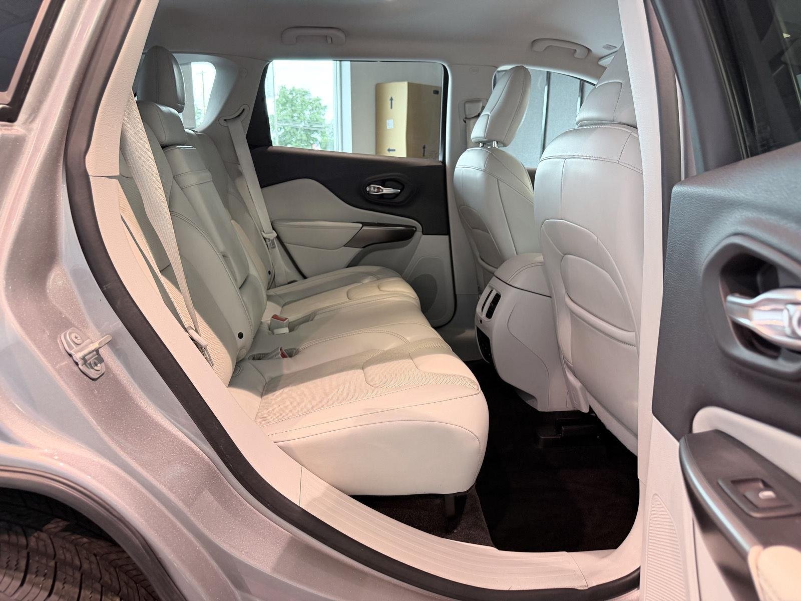 Used 2019 Billet Silver Metallic Clearcoat Jeep Limited image 25