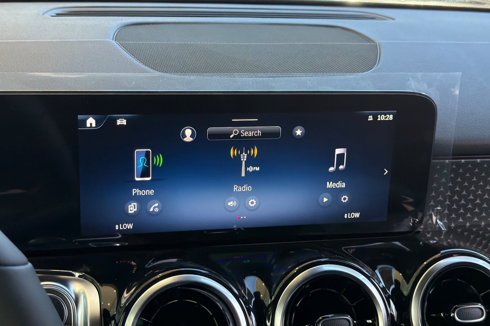 New 2026 Mountain Grey Metallic Mercedes-Benz GLB 250 image 32