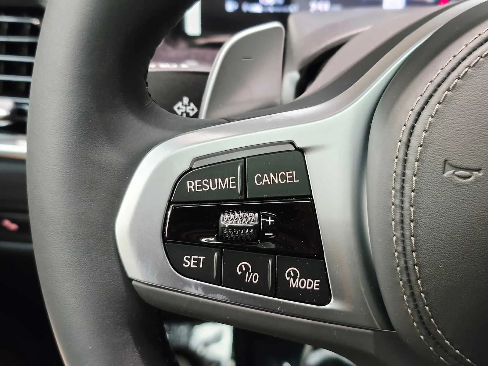 New 2026 Carbon Black Metallic BMW xDrive40i image 20