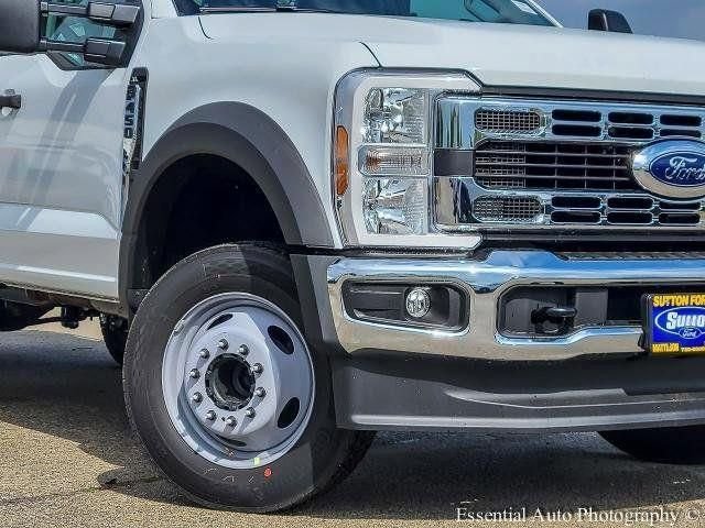 New 2025 Oxford White Ford F-450® XL image 27