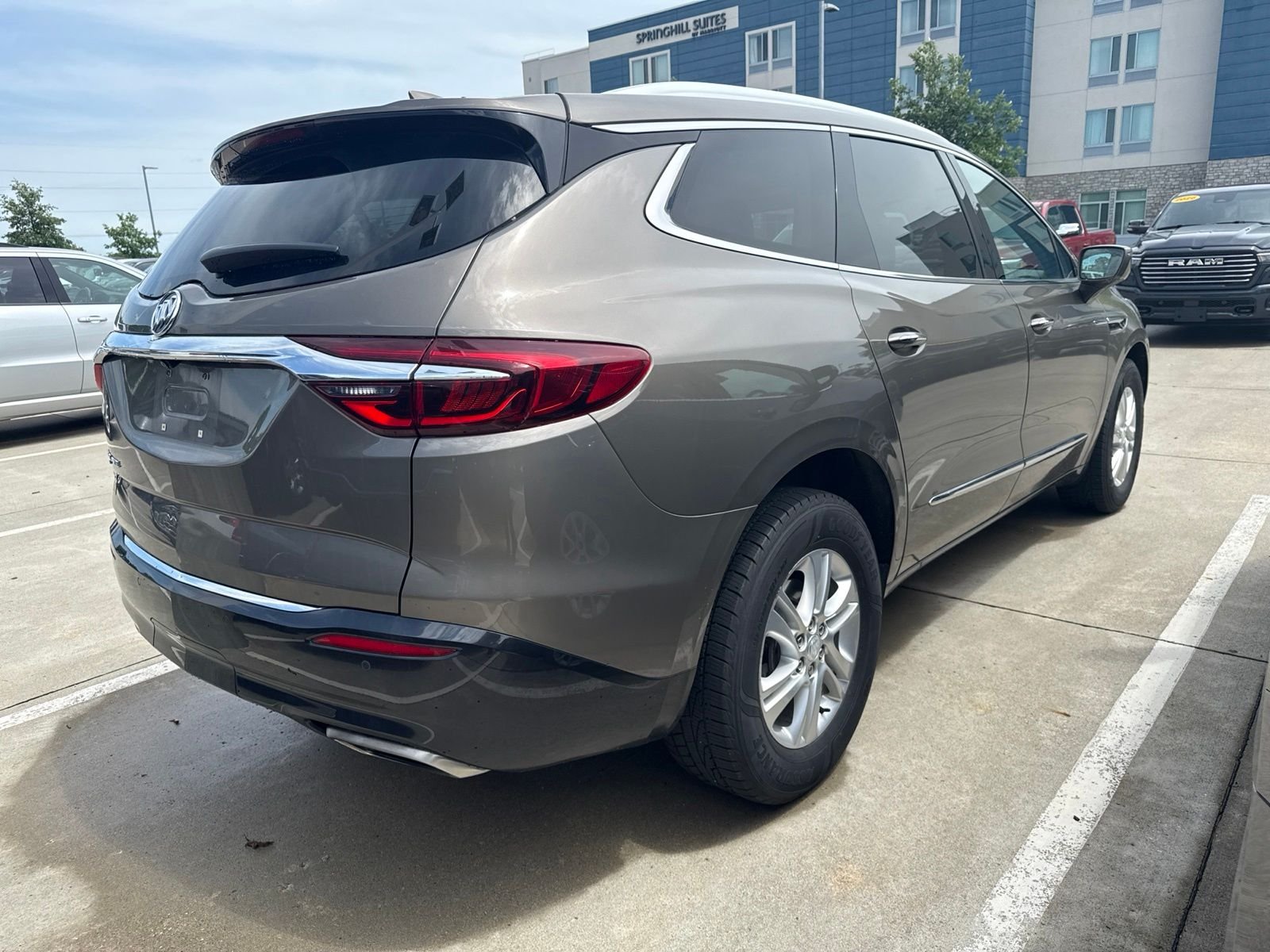 Used 2020 Gold Buick Essence image 4