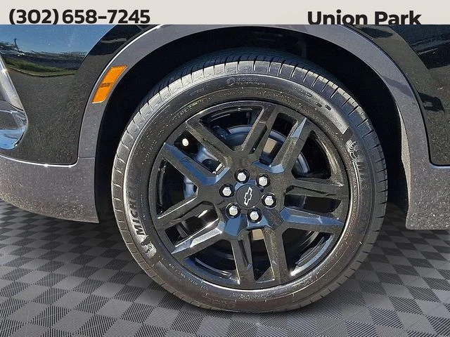 Used 2025 Black Chevrolet Premier image 8