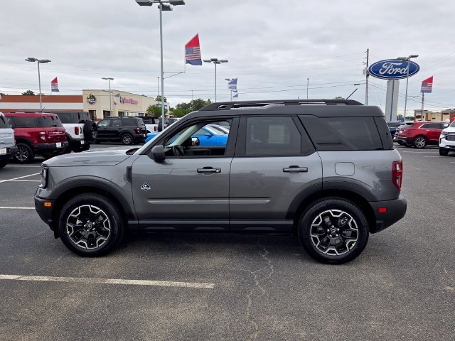 New 2026 Carbonized Gray Metallic Ford Outer Banks image 4