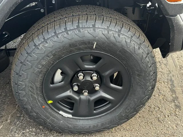 New 2026 Bright White Clear-Coat Exterior Paint Jeep Sport image 9