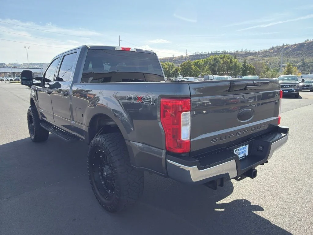 Used 2019 Magnetic Metallic Ford XLT image 7