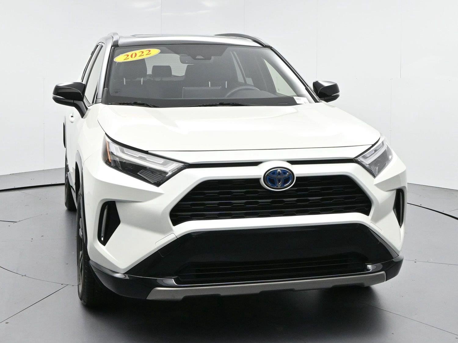 Used 2022  Toyota Hybrid XSE image 2
