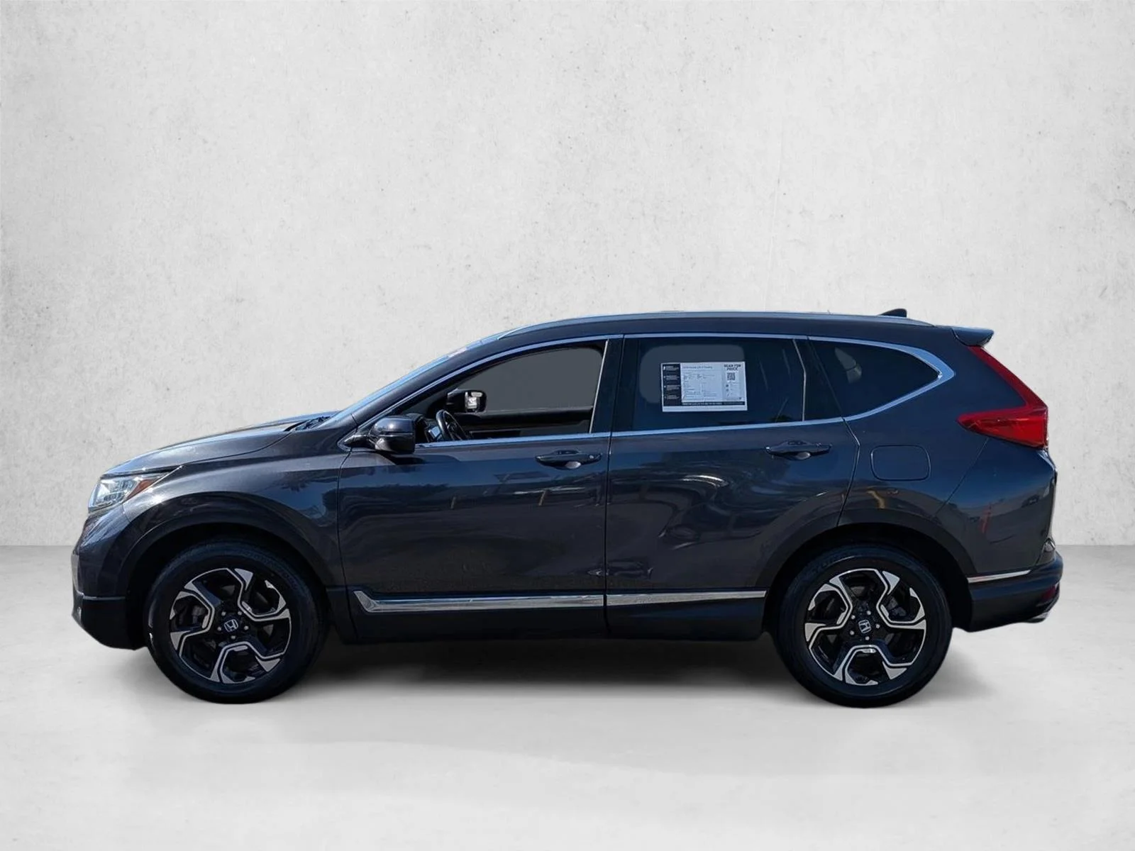 Used 2018 Silver/Gray Honda Touring image 9