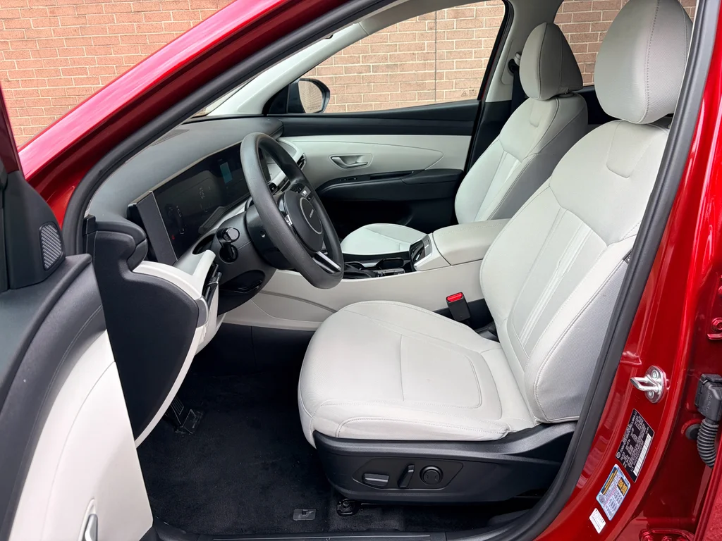 Used 2025 Ultimate Red Hyundai SEL image 10